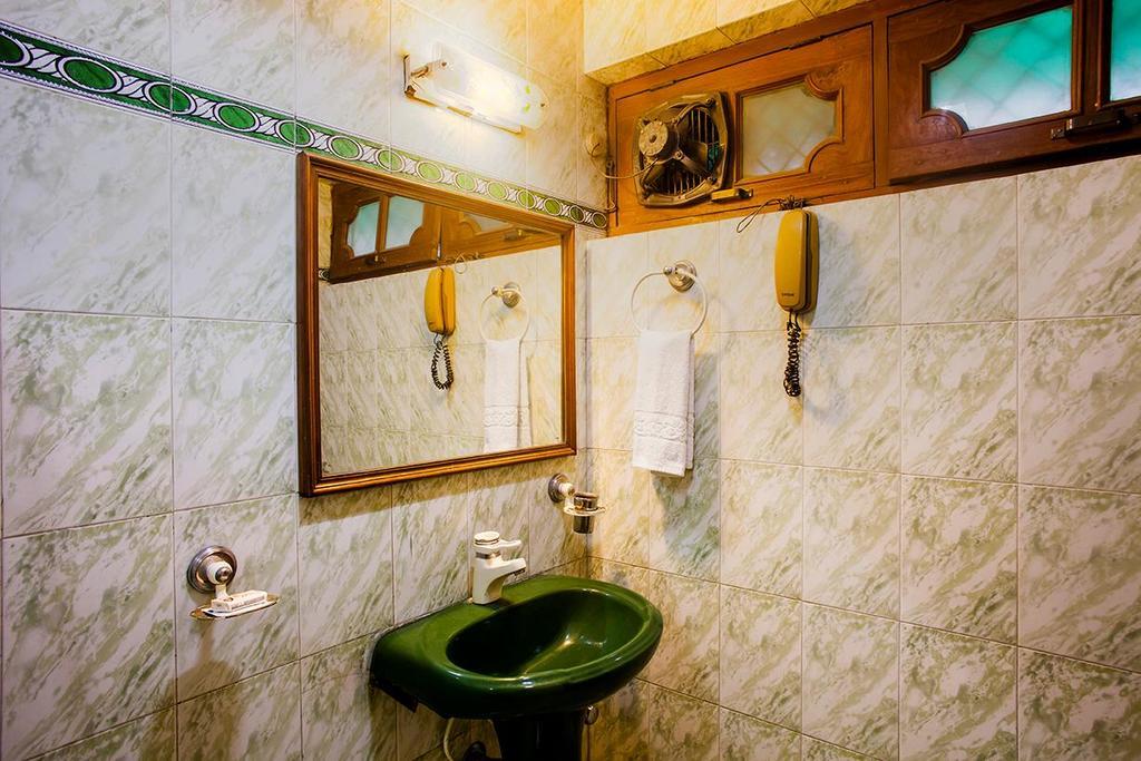 Hotel Imperial House Allāhābād Junction Екстериор снимка