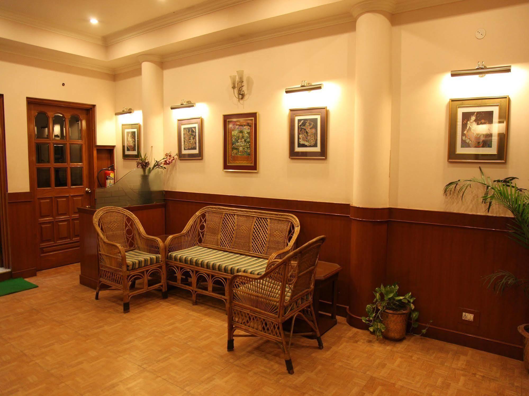 Hotel Imperial House Allāhābād Junction Екстериор снимка